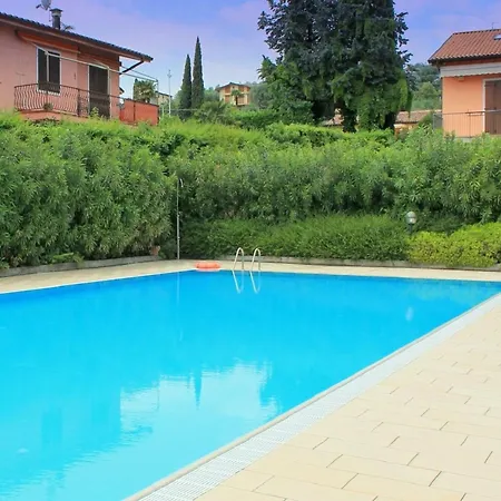 Hébergement de vacances With Pool Near *